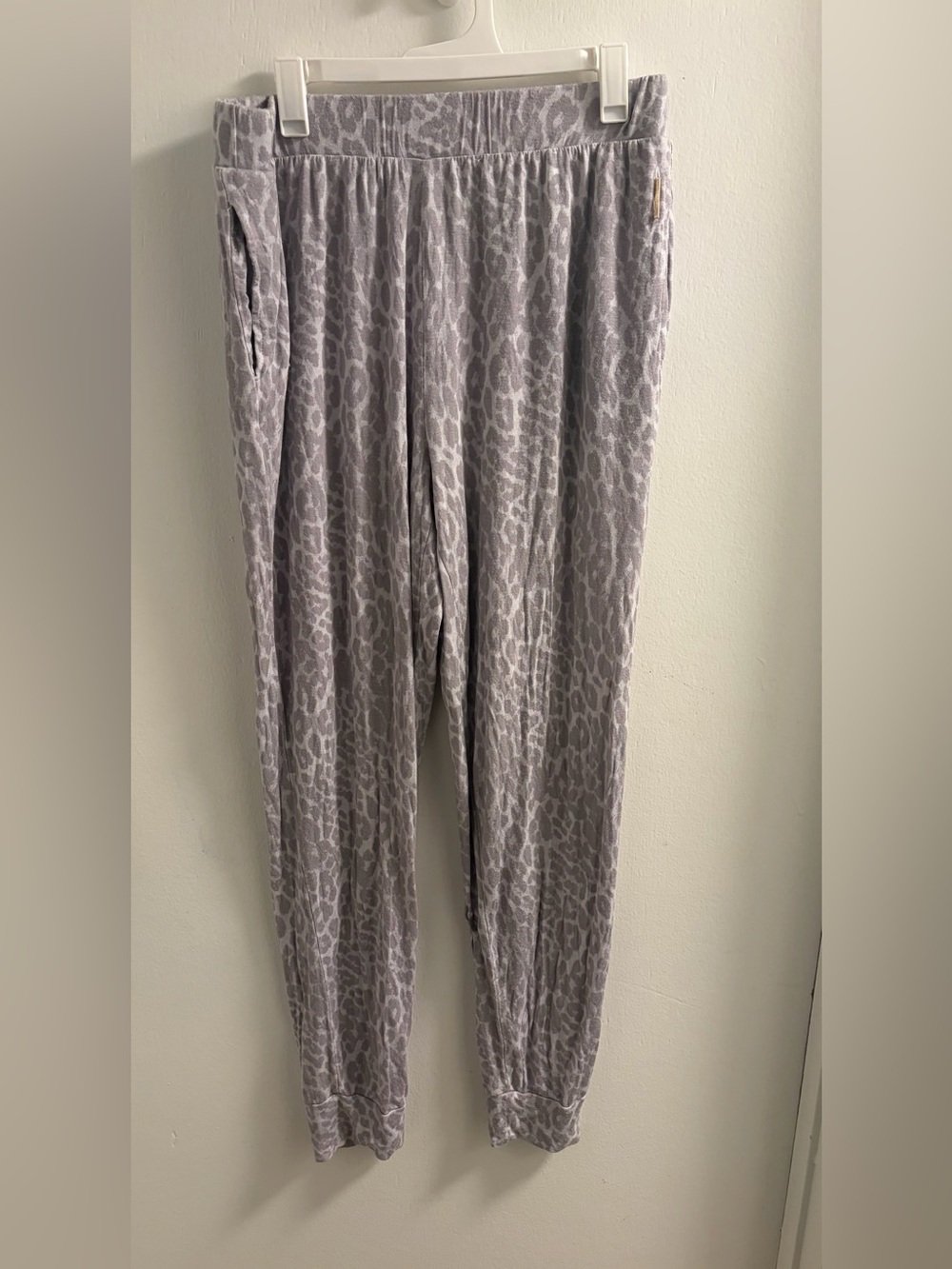 BCBGMAXAZRIA Grey Leopard Print Soft Lounge Joggers Size M